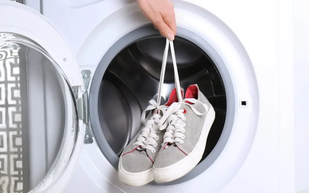 Come guadagnare con la rivendita di sneakers limitate Come guadagnare con la rivendita di sneakers limitate