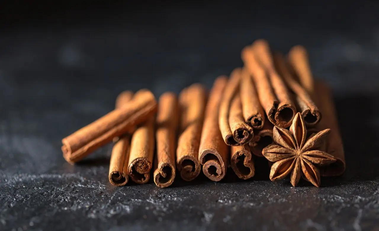 Non solo nei dolci: prova la cannella, è il trucco che ti svolta le faccende di casa! Immagine selezionata