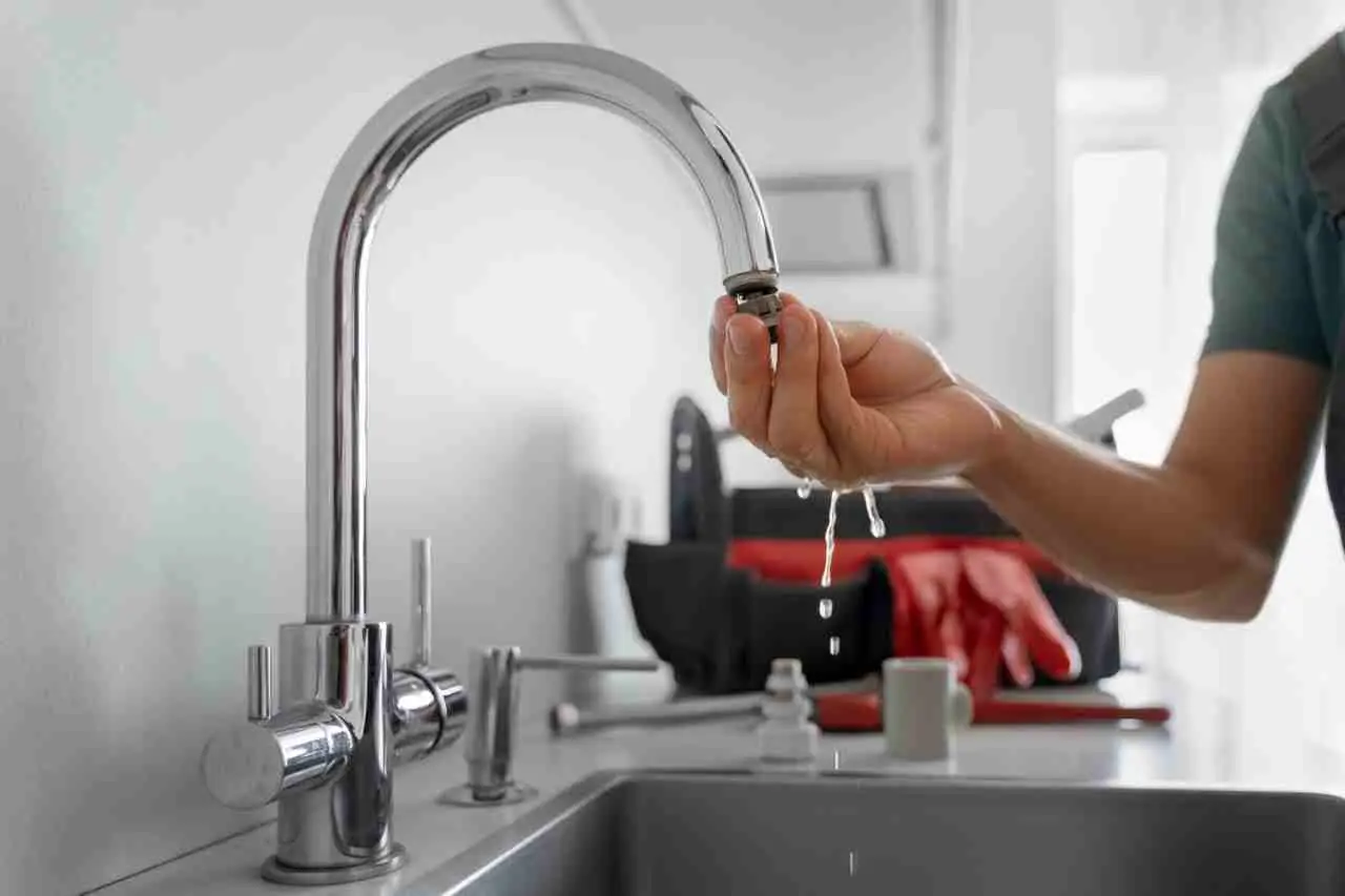 Trucchi efficaci per rimuovere l’alone dai rubinetti in acciaio Trucchi efficaci per rimuovere l’alone dai rubinetti in acciaio